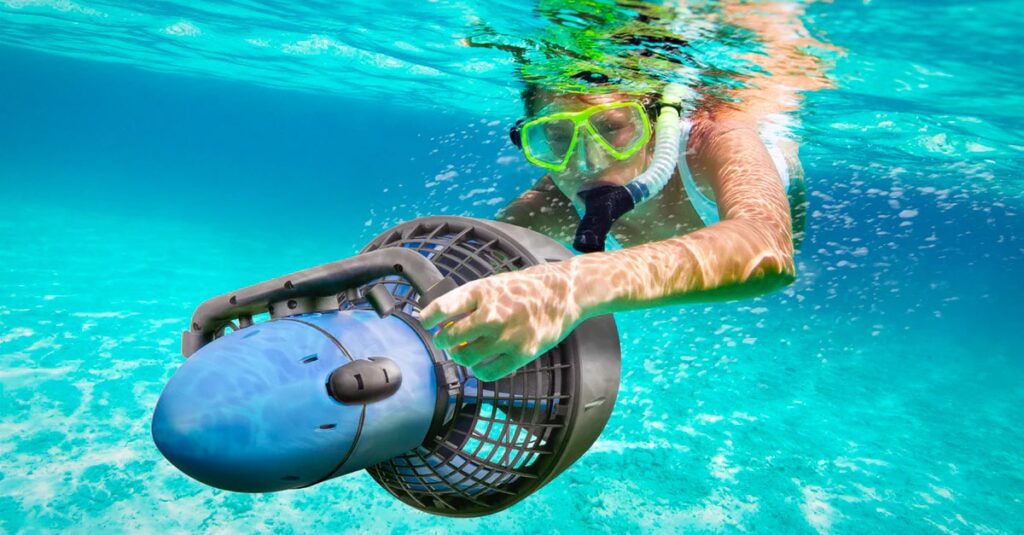 Ocean Xplorer Undervandsscooter fb Person med undervandsscooter